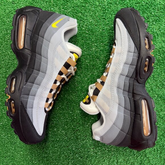 Nike Air Max 95 Icons Yellow Strike Mens Running Shoes DX4236-100 VNDS Sz 8 - Picture 3 of 7